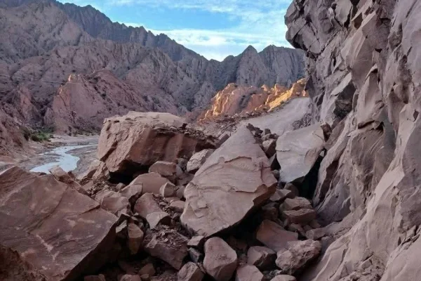 Derrumbe en la Cuesta de la Troya dejó incomunicado a Jagüe