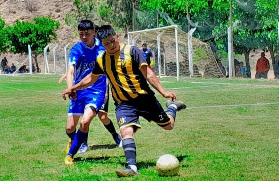 Quilmes obtuvo su primera victoria al vencer a Peñarol.