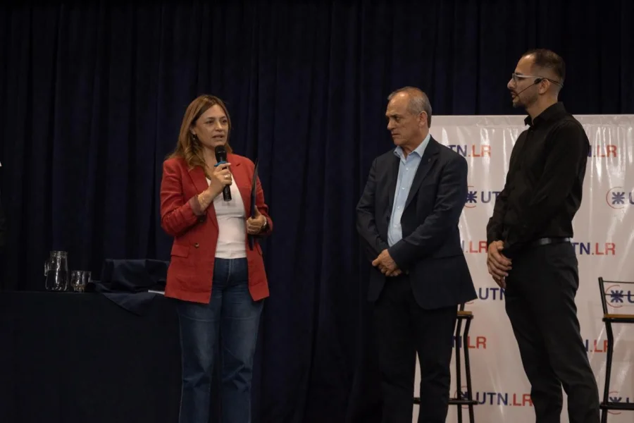 La vicegobernadora en la presentación del proyecto