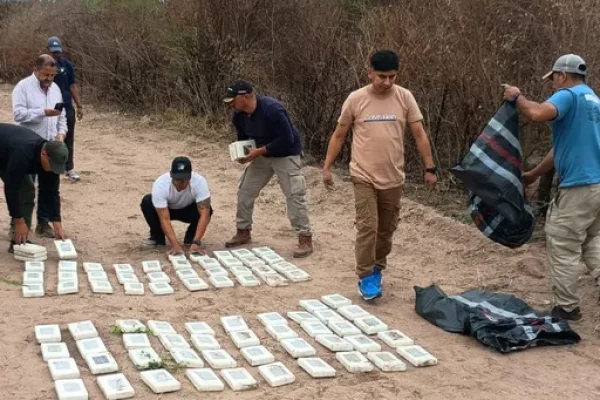 Decomisaron más de 300 kilos de cocaína de la avioneta que cayó en Salta