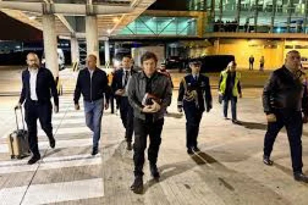 Milei llegó a EEUU para participar del America Business Fórum