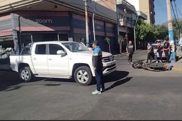 Siniestro vial  dejó un motociclista herido