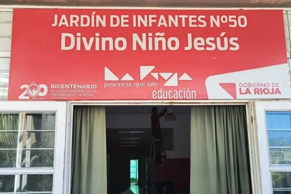 Padres tomaron un Jardín de Infantes de la Capital por presuntos abusos sexuales