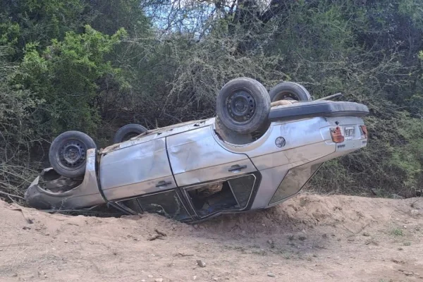 Espectacular vuelco en Chamical dejó dos heridos