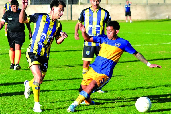 Defensores de la Boca y Rioja Juniors se enfrentan por los tres puntos en el Torneo Regional