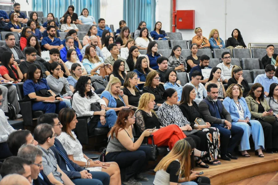 Índice. En Argentina, 4 de cada 10 adultos son hipertensos y la mitad no lo sabe, una realidad que refleja la necesidad de fortalecer la detección temprana.