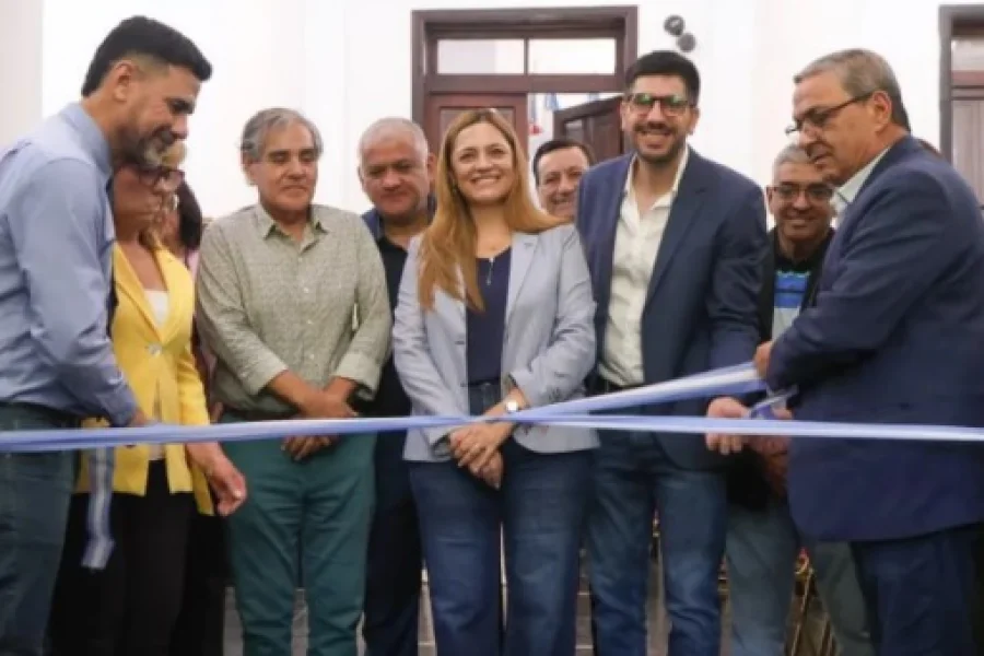 La vicegobernadora en la apertura.