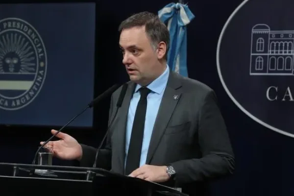 Eliminan la Secretaría de Comunicación y Medios y sus funciones pasarán a la órbita de Manuel Adorni