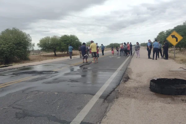 Vecinos de zona sur cortaron la Ruta 38 por la falta de agua