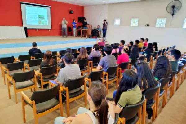 Alumnos universitarios de Chepes investigan sobre plantas forrajeras