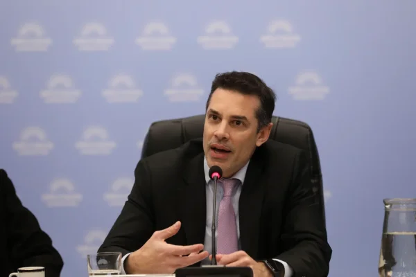 El Gobierno busca dar “seguridad jurídica” para el sector empresario, dice secretario de Justicia