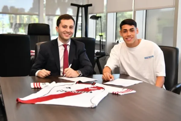 River renovó a Santiago Lencina y lo blindó con una cláusula de rescisión de 100 millones de euros