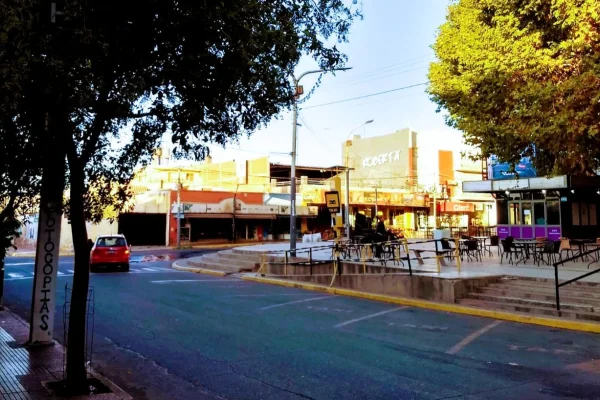 Ordenan la captura de un comerciante chileciteño por una causa de desbaratamiento de derechos