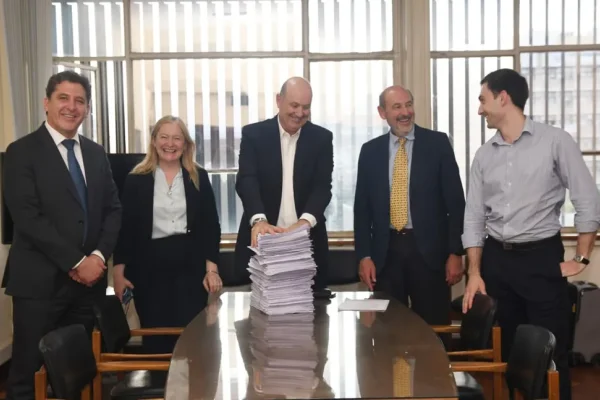 Reunión con Sturzenegger: avanza un acuerdo histórico para modernizar el sector vitivinícola.