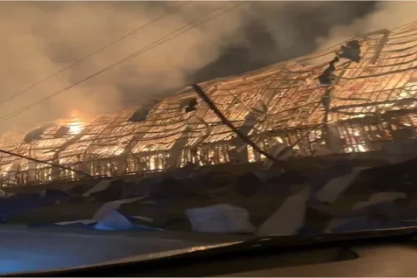 Zona de guerra: un video desde adentro muestra la destrucción total del Polo de Ezeiza tras la explosión