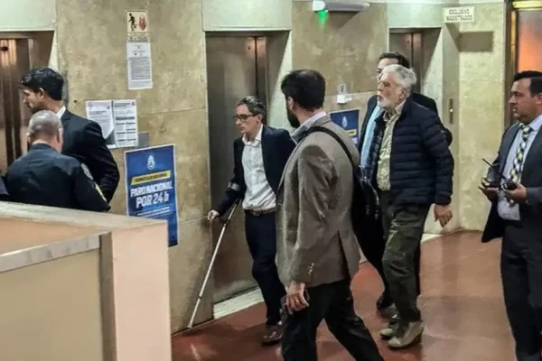 La esposa de Julio De Vido denunció maltratos e irregularidades en Ezeiza