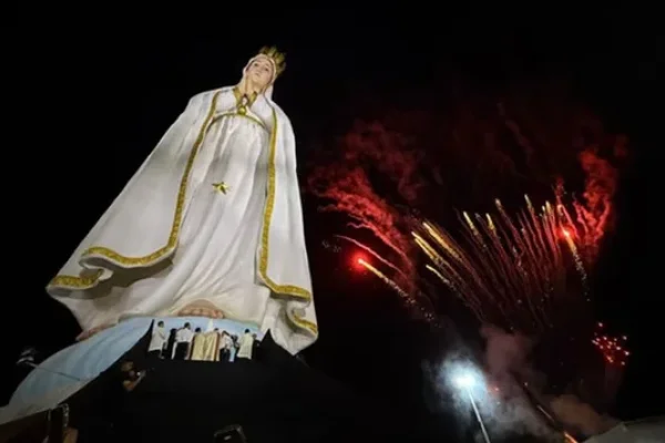 Brasil inaugura una estatua de la Virgen María que supera al Cristo Redentor