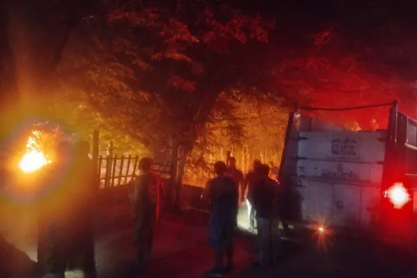 Controlaron incendio total en un depósito del barrio Agrario