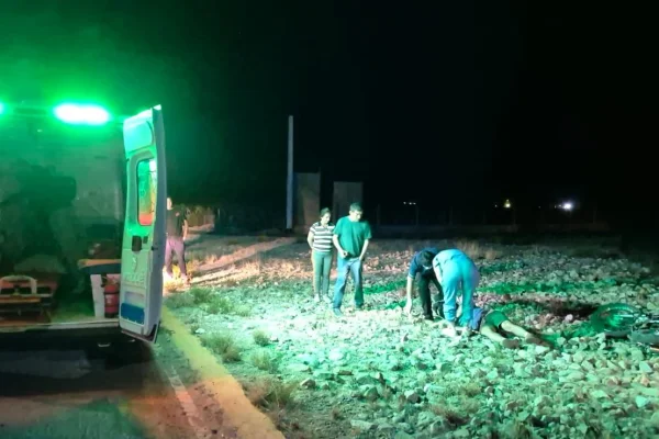 Un motociclista herido tras caer de su moto