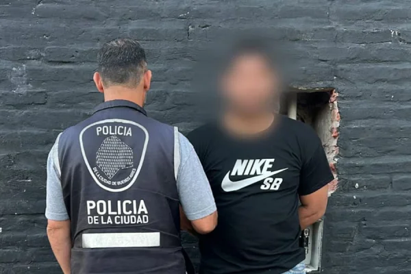 Fue a ver a Barracas Central y terminó detenido por una estafa en La Rioja