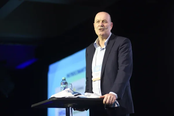 Sturzenegger explica la reforma laboral: “Que suban los sueldos y haya empleo