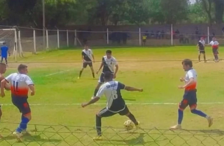 Unión Carrizal goleó a San Vicente y lo alcanzó en la cima.