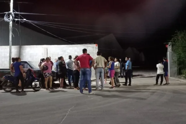 Vecinos de Los Naranjos reclaman el traslado de una fábrica