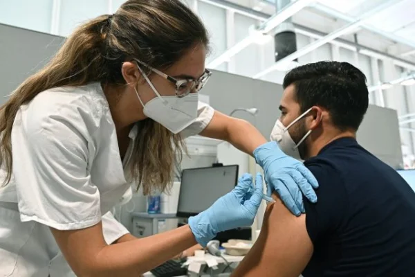 Derrumbe récord en la vacunación de jóvenes riojanos