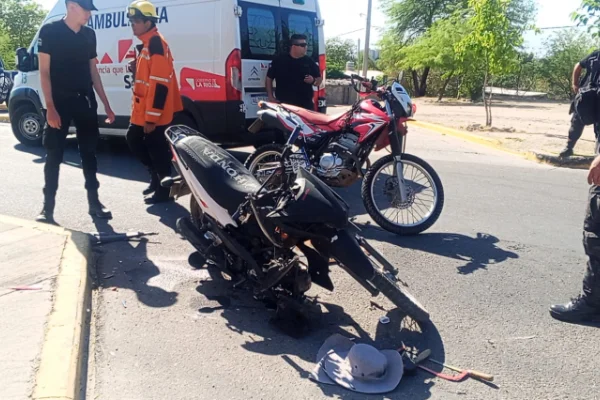 Fuerte siniestro vial dejó heridos y serios daños en dos motocicletas