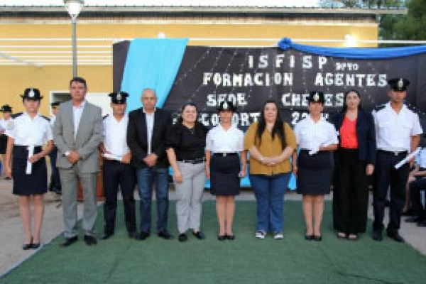 Cuarenta y cinco nuevos agentes egresaron en Chepes