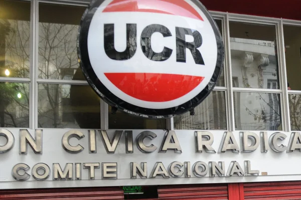Quiénes son los principales candidatos a suceder a Lousteau al frente de la UCR