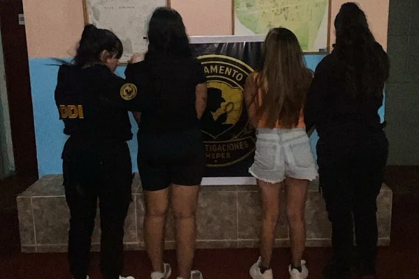 Investigaciones detuvo a dos mujeres por un presunto caso de estafa