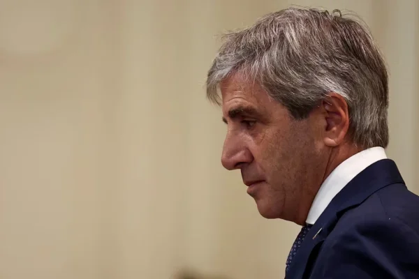 Las alternativas que evalúa Luis Caputo para cumplir con los próximos pagos de deuda