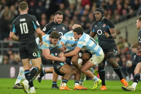 Los Pumas pelearon hasta el final pero no pudieron con Inglaterra en Twickenham