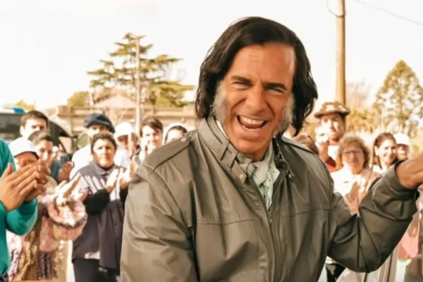 Rechazo en La Rioja al homenaje a la serie de Menem: denuncian ridiculización y contenido superficial”