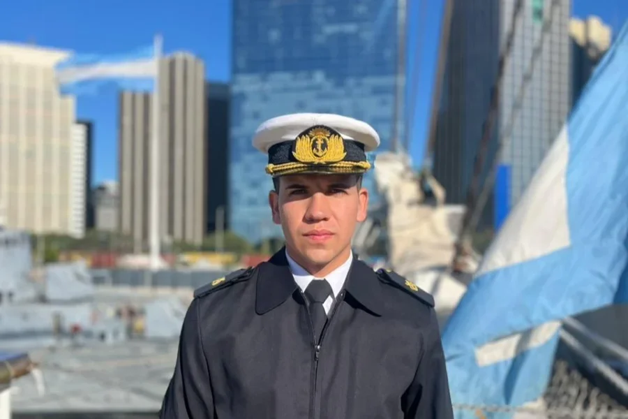 Tobías Carrión arribó en la Fragata Libertad