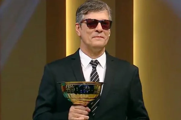 “El campeón de la TV“: irónico sketch de Mario Pergolini para burlarse de la AFA