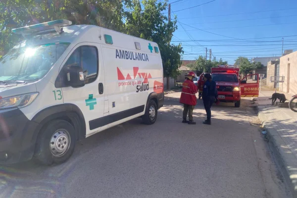 Cayó desde un primer piso y está grave