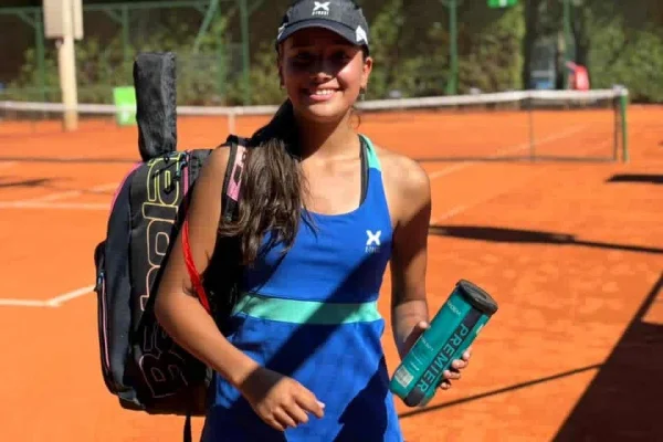Camila Aguirre Ramos ganó y avanza en el Junior Open de Paraguay