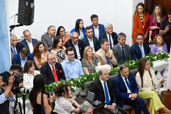 Martín Menem asistió al recambio legislativo