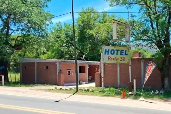 Femicidio en Motel de Córdoba: confirmaron que el joven estranguló a su pareja y después se ahorcó