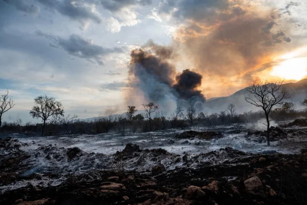 Alertan por alto nivel de humo en la Capital debido a los incendios
