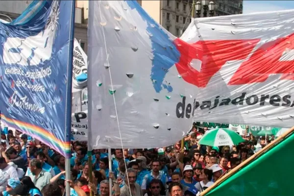 Las dos CTA se movilizan a la Secretaría de Trabajo