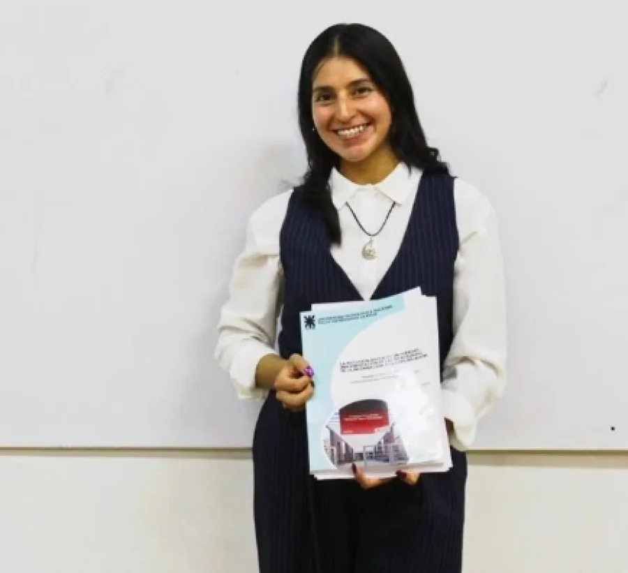La flamante licenciada analiz&oacute; estrategias pedag&oacute;gicas y herramientas TIC que permiten democratizar el aprendizaje, promover la participaci&oacute;n y asegurar igualdad de oportunidades en entornos educativos diversos.