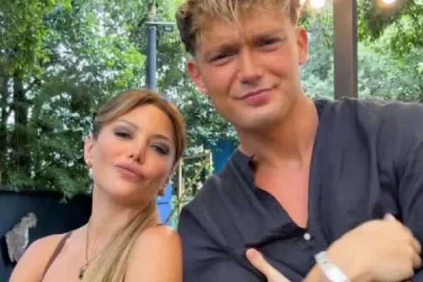 ¡Se filtró!: Evangelina Anderson a los besos con un joven 16 años menor que ella