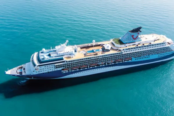Buscan a un turista de 76 años que cayó al mar cuando viajaba en un crucero de lujo por las Islas Canarias