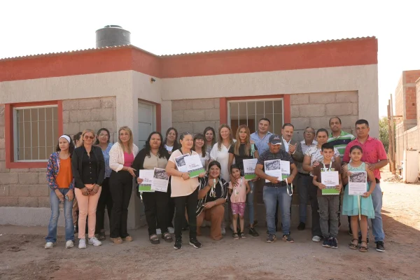 El Plan Angelelli avanza con la entrega de viviendas en el interior