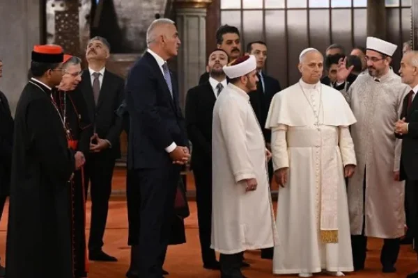 El papa León XIV en Estambul: del recogimiento en la Mezquita Azul al encuentro ecuménico