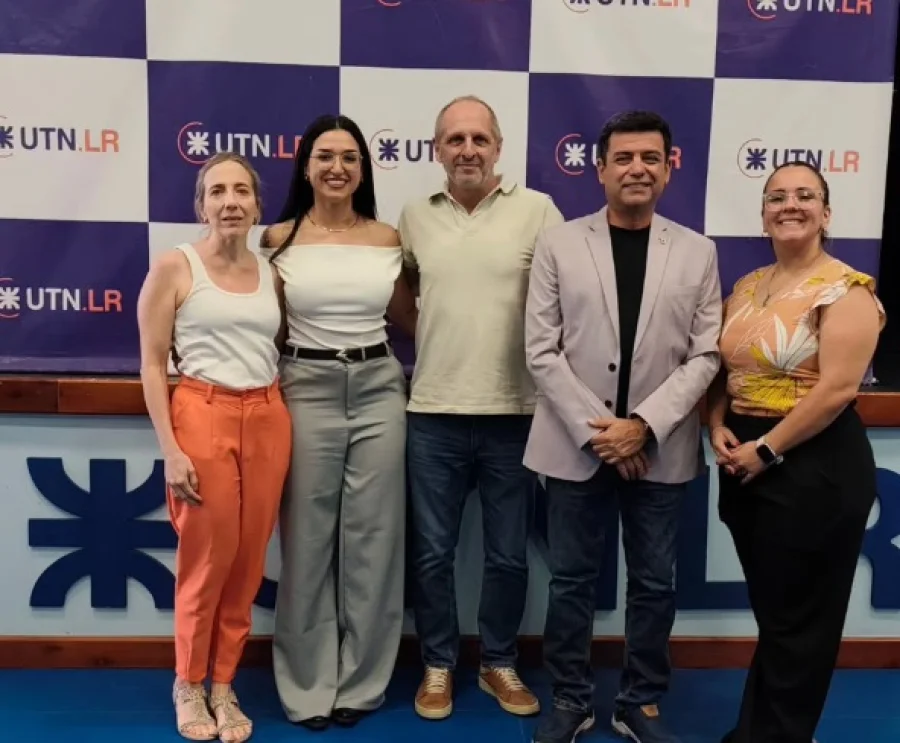 Jornada de cierre. Se realiz&oacute; en el Auditorio de la UTN.LR y fue liderada por la docente especialista Candela Fernández Oron&aacute;.