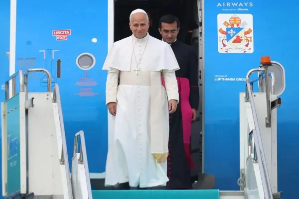 El papa León XIV llamó a la unidad y la paz en su despedida de Turquía